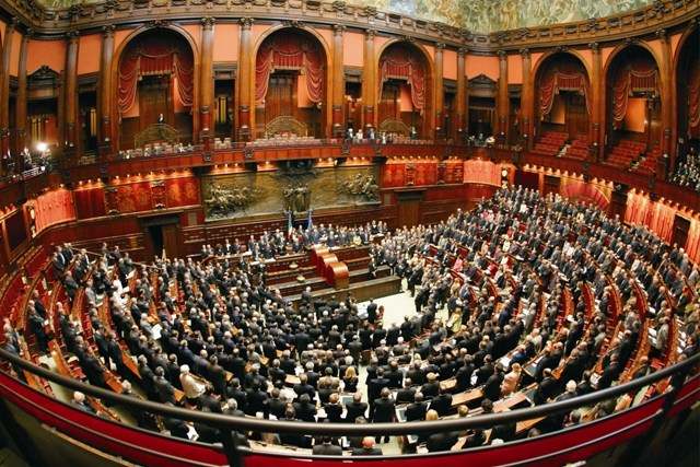 La Camera dei Deputati ci costa di acqua, luce e gas come Firenze