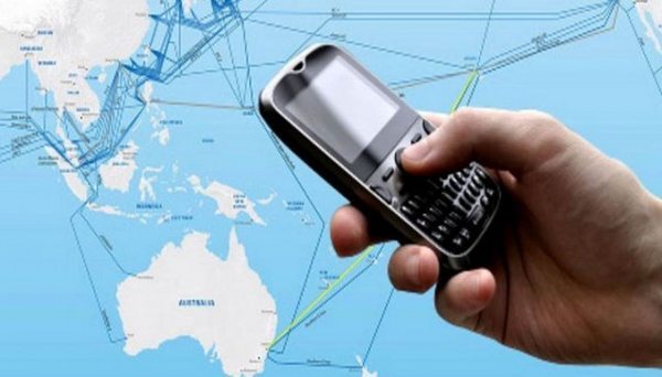 Come rimanere connessi dall’estero: gli hotspot e le tariffe degli operatori