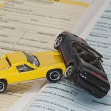 Firstcarquote Assicurazione Auto: app Facebook per risparmiare