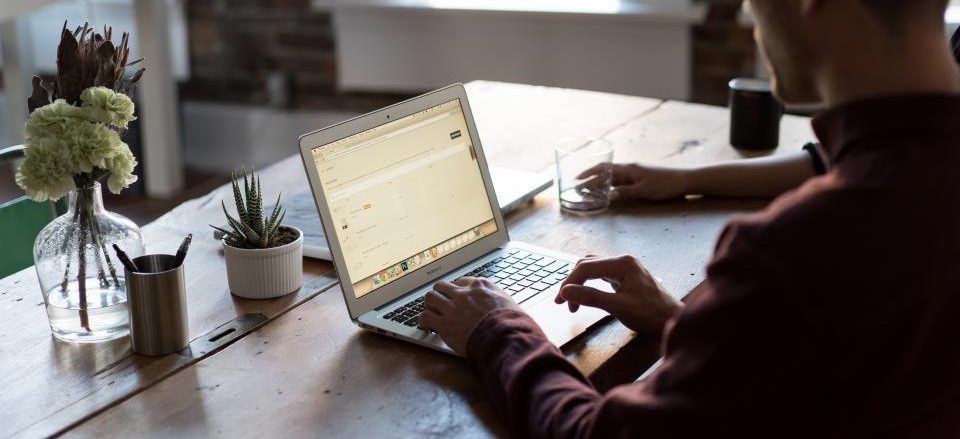 Offerte Internet e Telefono: Infostrada Absolute Fibra in promo solo su ComparaSemplice