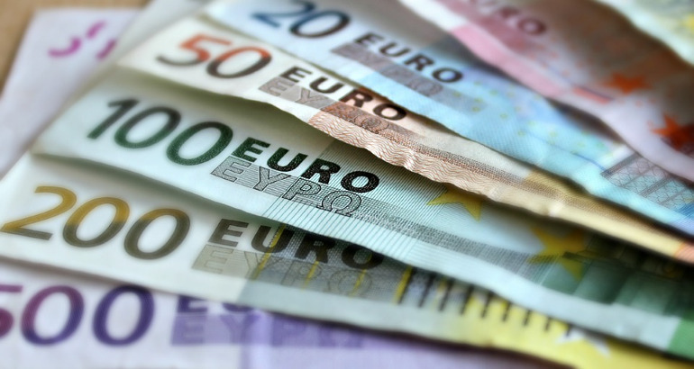 Prezzi luce e gas, aumenti a ottobre 2018: stangata sulle bollette