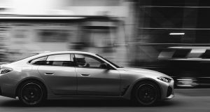 spostare auto senza assicurazione 300x160