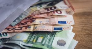 aumenti internet caro 300x160