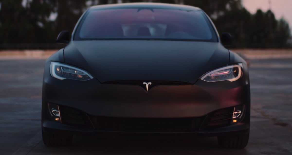 Comprare una Tesla usata conviene? A cosa fare attenzione