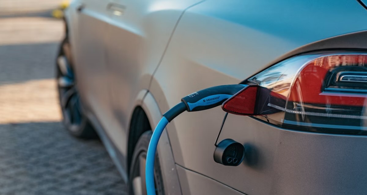 Auto elettrica senza garage: cosa si rischia?