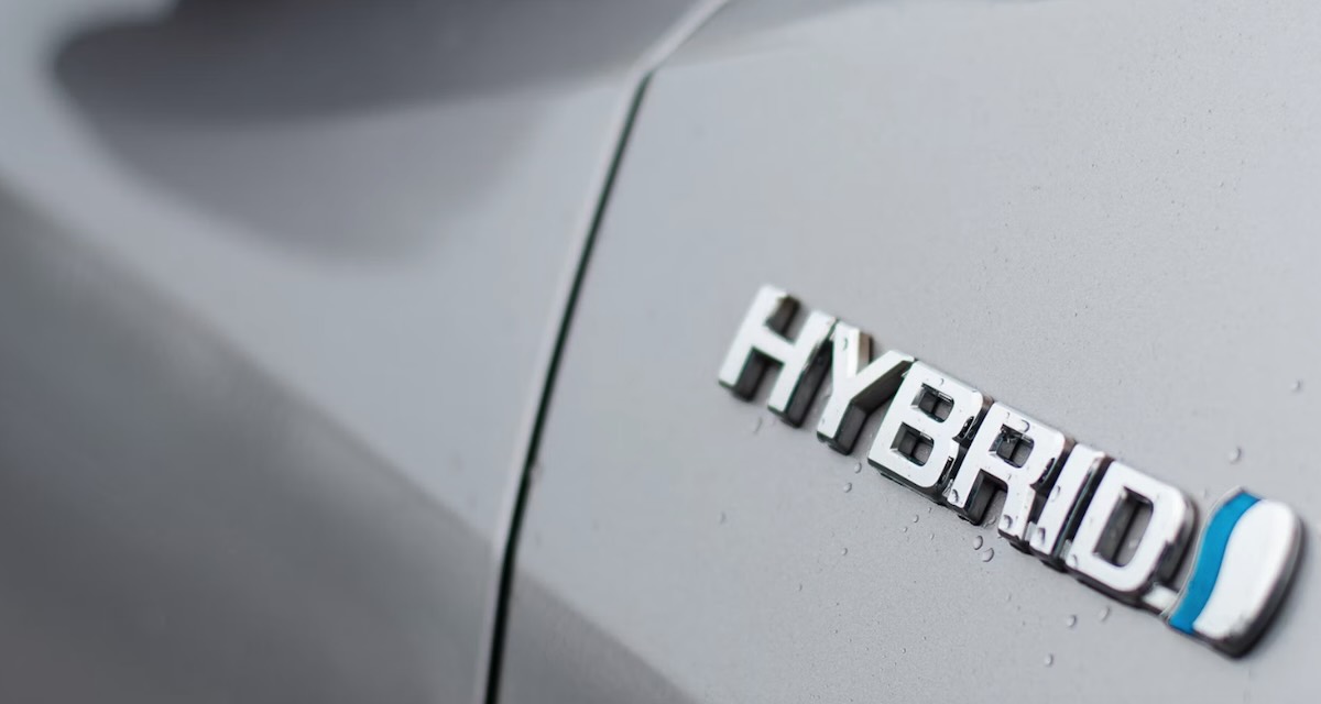 Auto plug-in hybrid, boom di immatricolazioni ad agosto: perché crescono e quando convengono davvero
